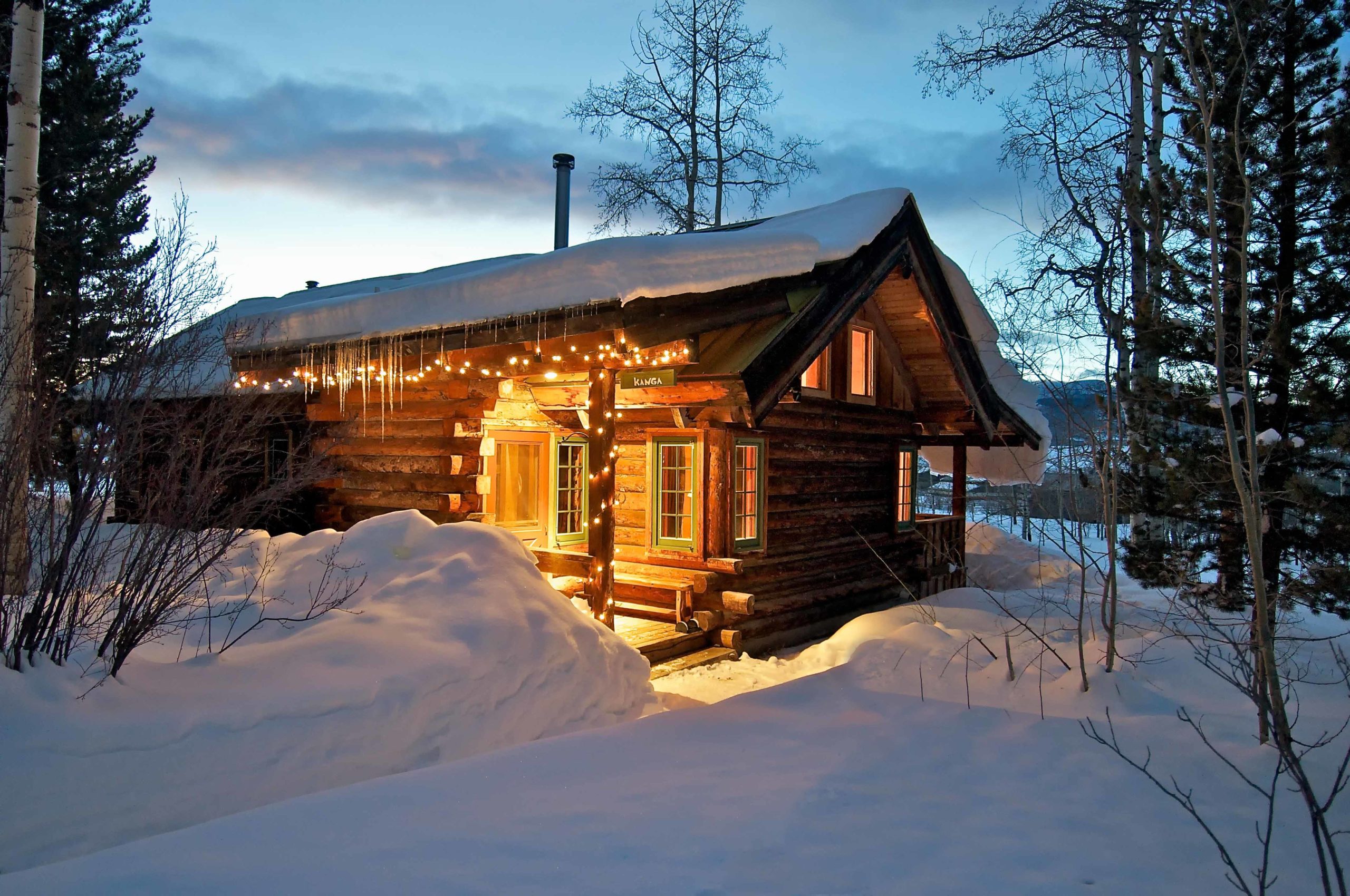 Stay at in a cabin at the Home Ranch during the winter. 